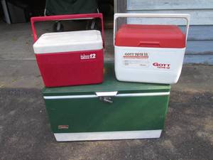 lot 20 image: Large Vintage Coleman Cooler, plus
