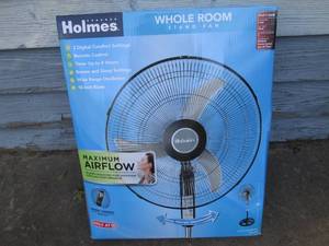 lot 229 image: Holmes home room stand fan