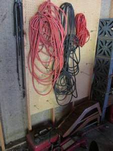 lot 233 image: Metal Automotive ramps, 3300lb hydraulic trolly jack, plus