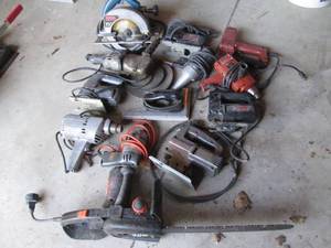 lot 7 image: Collection of Vintage power tools plus