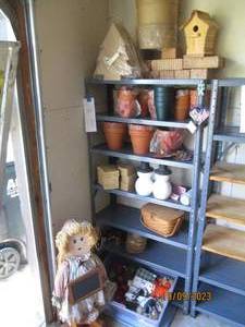lot 439 image: Tera Cotta flower pots, assorted sh...