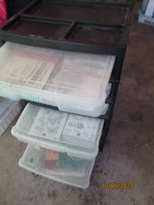 lot 461 image: Plastic 6-drawer rolling craft orga...
