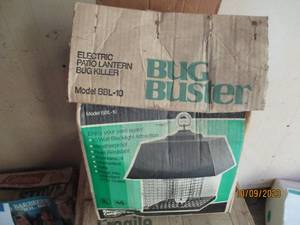 lot 490 image: Electric outdoor patio lantern bug ...