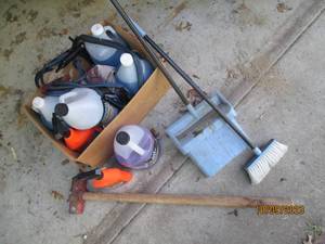 lot 501 image: Automotive jumper cables, windshiel...