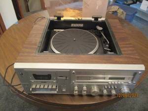 lot 317 image: Vintage receiver  stereo  cassette tape  8-track player