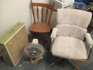 lot 318 image: Vintage box fan, desktop oscillating fan, etc