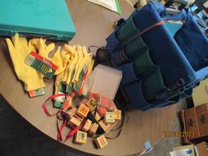 lot 322 image: Fiskars rolling craft caddy