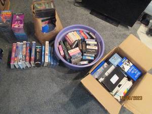 lot 329 image: Large collection of VHS movies