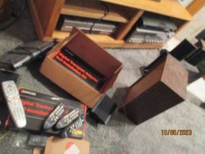 lot 340 image: Large collection of Vintage stereo