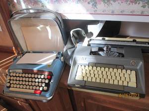 lot 346 image: Vintage Brother Opus 889 portable typewriter