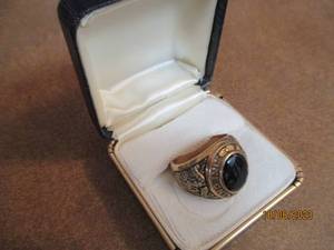 lot 352 image: Sales Trading Inc class-ring style