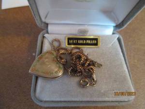 lot 354 image: 14kt gold filled Mom heart shaped locket and chain