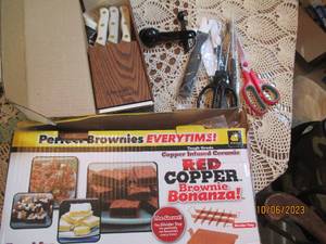 lot 366 image: Red Copper Brownie Pan, Chicago Cut...