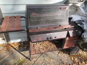 lot 370 image: Sunbeam outdoor grill with LP tank ...