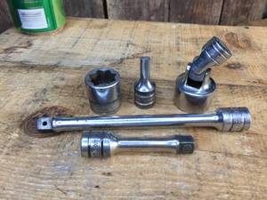 lot 9 image: Snap-ON 38 Dr Extensions - Butterfly - Universal - 8pt Sockets