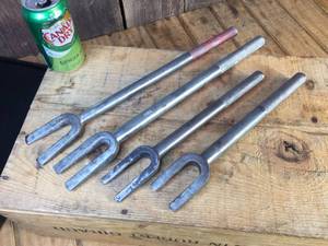lot 12 image: 4 Ball Joint Pickle Forks