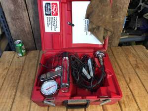 lot 27 image: SUN Tune-Up Testing Equipment With Case