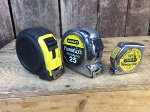 lot 36 image: 3 Tape Measures - Stanley
