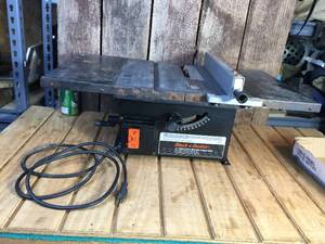 lot 54 image: Black & Decker 8 Table Saw