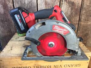 lot 66 image: Milwaukee Fuel M18 Cordless 7 14 Circular Saw
