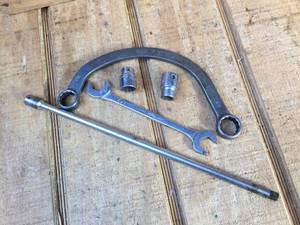 lot 74 image: 5 MAC Tools