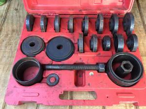 lot 90 image: Bearing PullerPress Kit