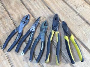 lot 93 image: Husky - Stanley - Ideal Pliers - Cutters