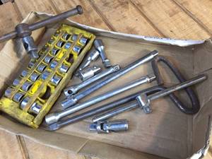 lot 96 image: 12 Dr Sockets - Extensions