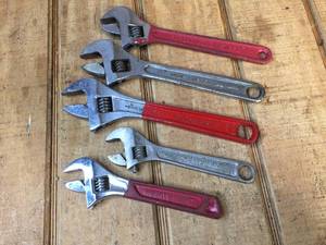 lot 108 image: Group Crescent Style Adjustable Wrenches