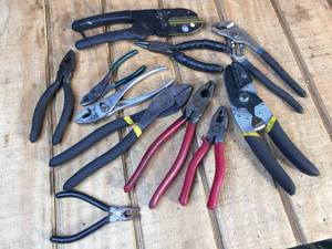 lot 119 image: Group Pliers - Cutters