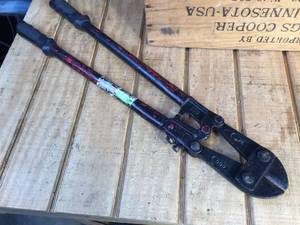 lot 131 image: Pittsburgh 24 Bolt Cutter