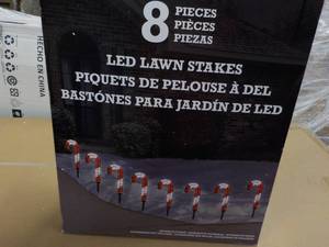 lot 18 image: 8 LED Lawn Stakes untested...