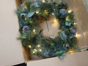 lot 21 image: New Xmas Wreath with LED Lights tha...
