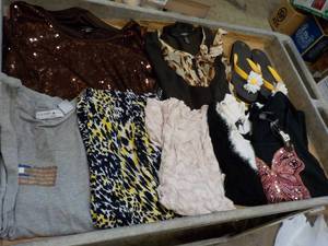 lot 61 image: Sandals size L Clothes, size 2 XL- ...