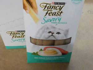lot 177 image: 15 ct Purina Fancy Feast Savory Cat...