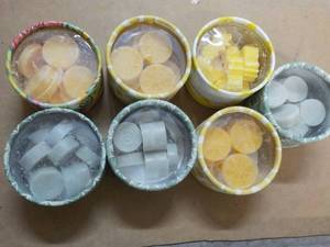 lot 190 image: 7 - 3.38 oz Wax Melts- variety...