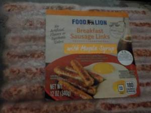 lot 289 image: 12 Frozen pkgs Food Lion Breakfast ...
