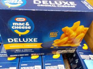 lot 327 image: 22 -14 oz Pkgs Kraft Deluxe Mac and...