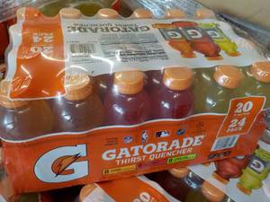 lot 402 image: 24 pack Gatorade 20 oz Bottles var...