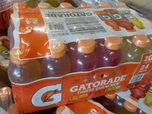 lot 403 image: 24 pack Gatorade 20 oz Bottles var...