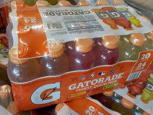 lot 405 image: 24 pack Gatorade 20 oz Bottles var...
