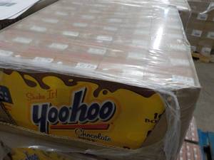 lot 449 image: Yoo-hoo 40 Pack Chocolate Drink - n...