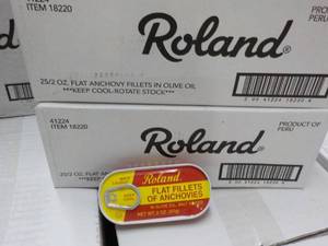 lot 470 image: 50 - 2 oz Roland Flat Anchovy Fille...