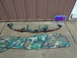 Bear compound bow white tail hunter with case. Good used condition. As shown.