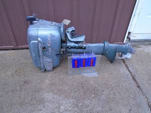 Vintage Sea King outboard motor. Turns over. As shown.