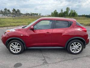 lot 12N image: 2012 Nissan Juke SV - AWD