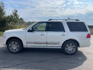 lot 16N image: 2008 Lincoln Navigator - 4X4