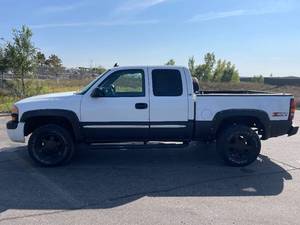 lot 19A image: 2006 GMC Sierra 1500 SLE1 - 4X4