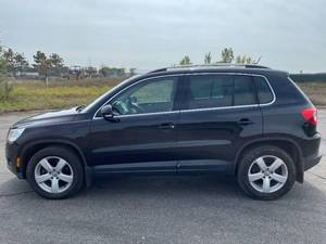 lot 22AA image: 2010 Volkswagen Tiguan SE