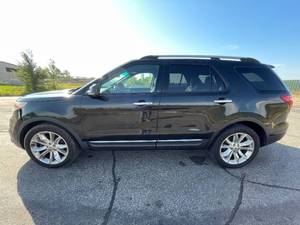 lot 13 image: 2013 Ford Explorer XLT